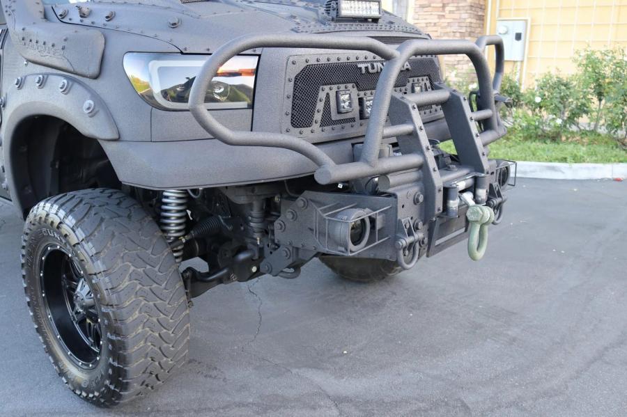 Детали экстерьера Toyota Tundra CrewMax 4x4 Zombie Apocalypse 2013 года  (фото 215 из 461)